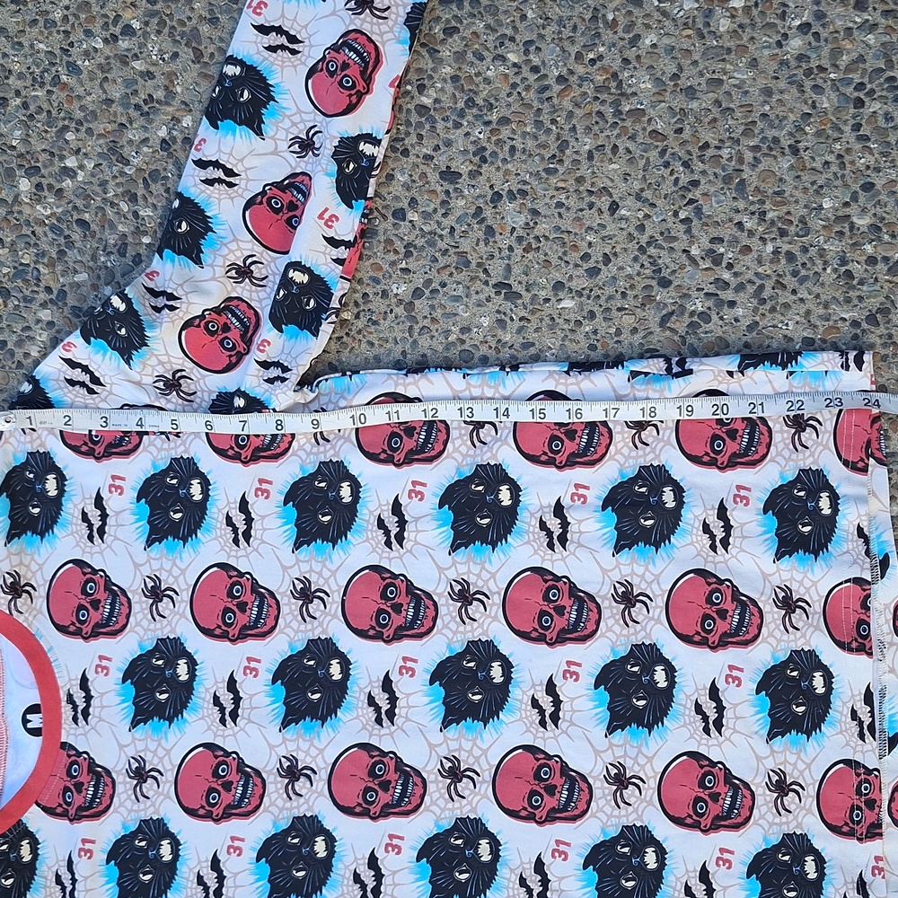 Creepy Co. Presents Beistle Halloween Spooky Skull Cat & Spiderweb Print Pajamas - Picture 7 of 15
